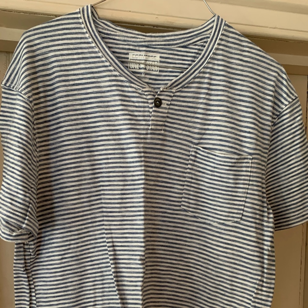 Men’s converse t-shirt